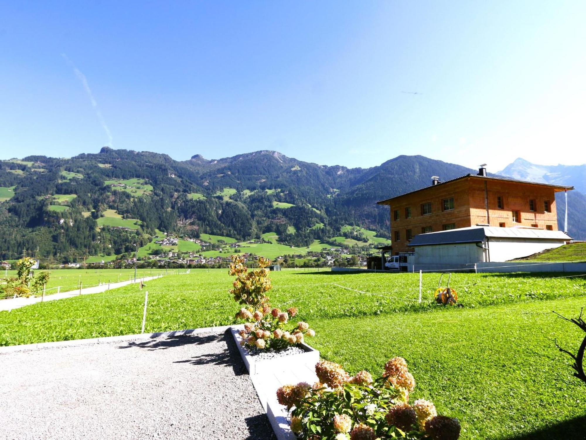 Quiet Holiday Flat Near The Mayrhofen Ski Area Schwendau Eksteriør bilde
